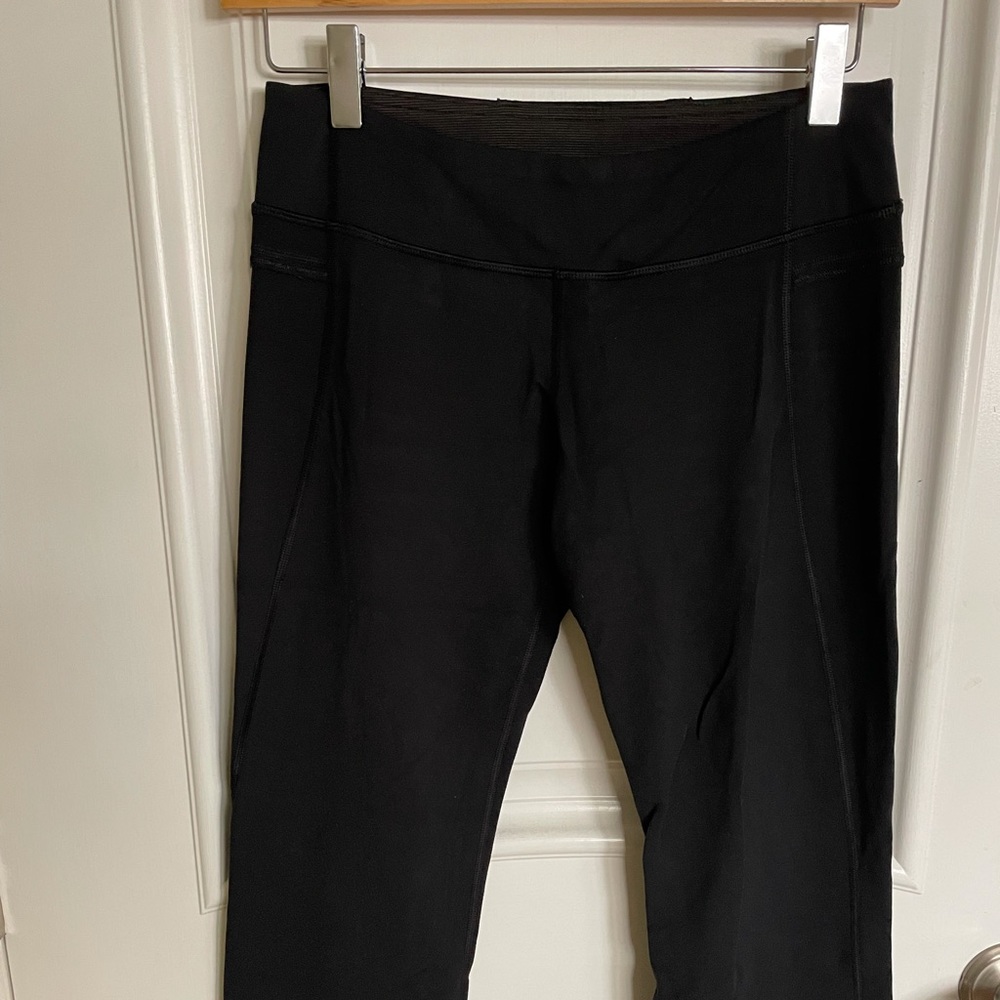 Lululemon U5 black cropped legging